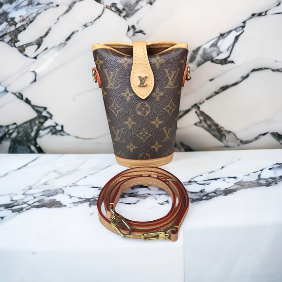 Louis Vuitton Handbags - ❤️❤️SOLD❤️❤️Louis Vuitton fold me pouch crossbody